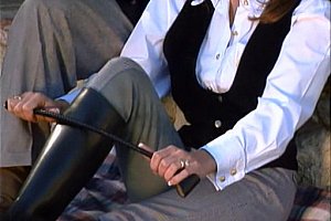美女扒开腿让男人爽